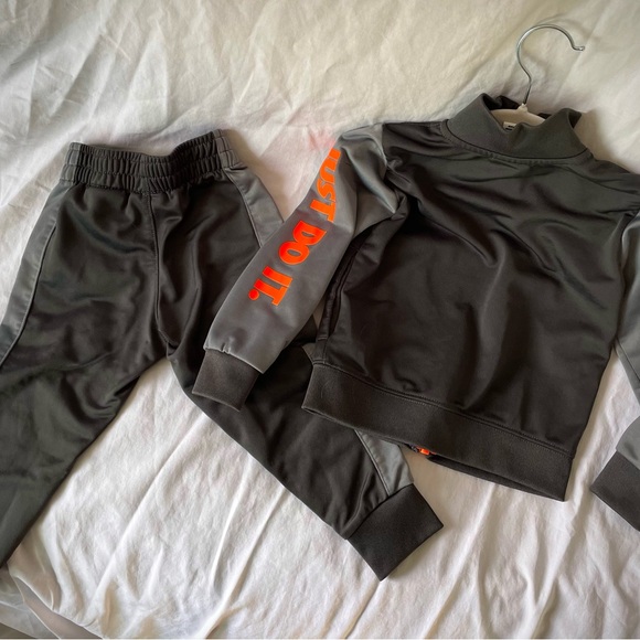 Nike Futura Tricot Tracksuit “Anthracite” Grey/Orange - Toddler Size 2T 1-2 Yrs - Picture 2 of 4